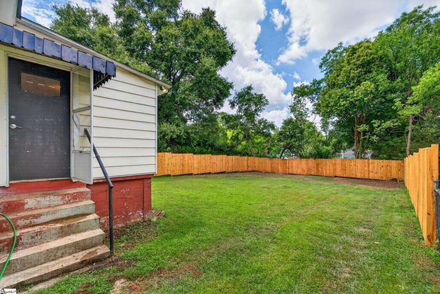 215 Crestone Drive, Greenville, SC 29611