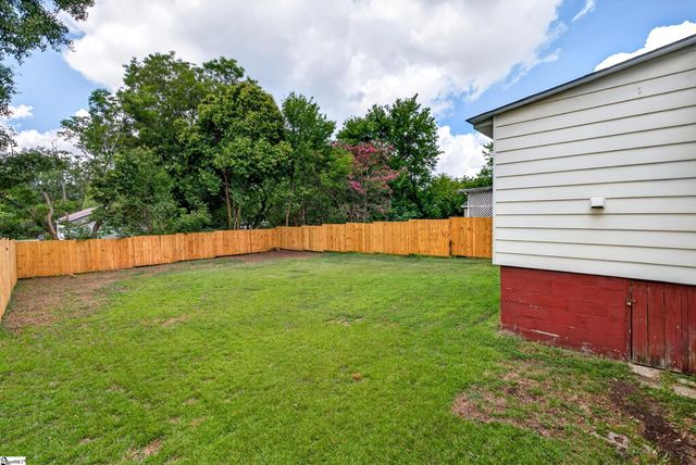 215 Crestone Drive, Greenville, SC 29611