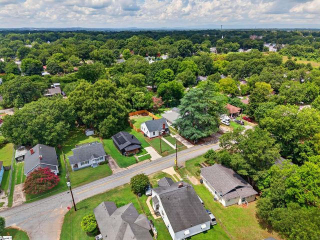 215 Crestone Drive, Greenville, SC 29611