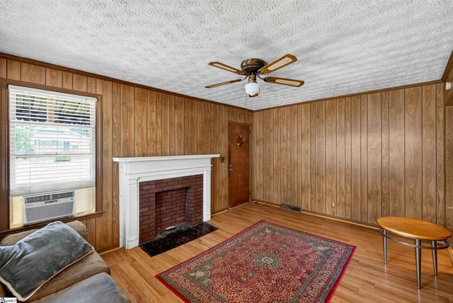 215 Crestone Drive, Greenville, SC 29611