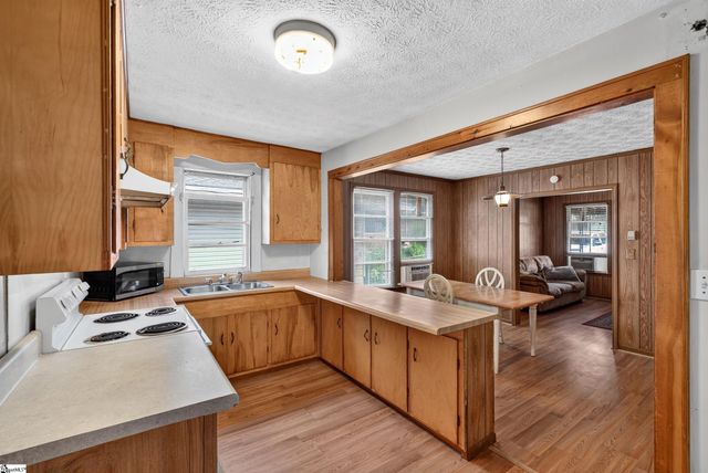 215 Crestone Drive, Greenville, SC 29611