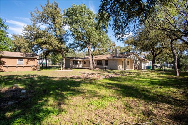 810 Woodland Hills DR, Granite Shoals, TX 78654