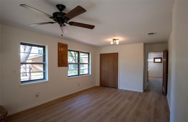 810 Woodland Hills DR, Granite Shoals, TX 78654