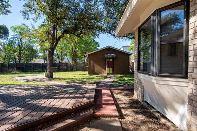 810 Woodland Hills DR, Granite Shoals, TX 78654