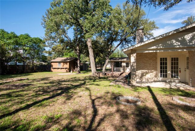 810 Woodland Hills DR, Granite Shoals, TX 78654