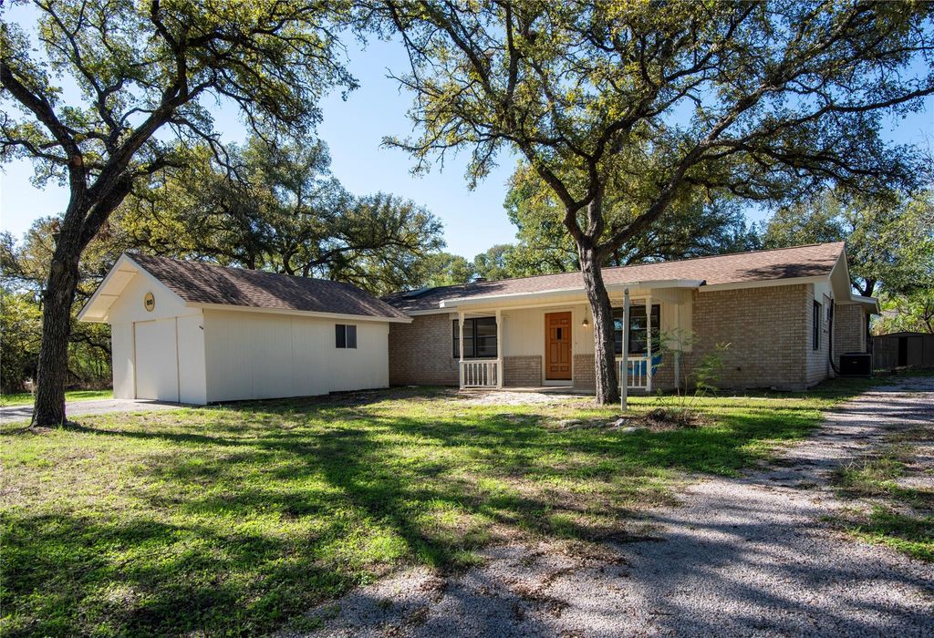 810 Woodland Hills DR, Granite Shoals, TX 78654