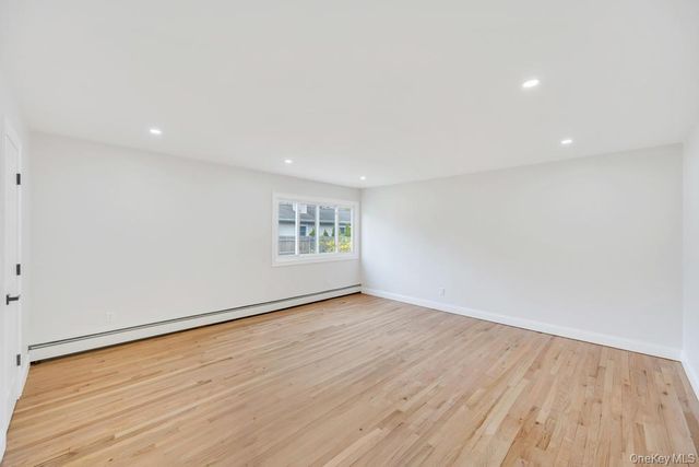 5 Julia Circle, East Setauket, NY 11733