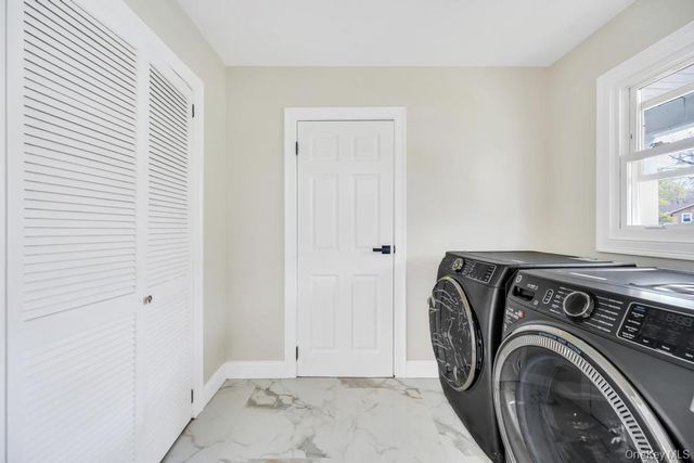 5 Julia Circle, East Setauket, NY 11733