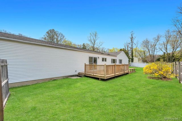 5 Julia Circle, East Setauket, NY 11733