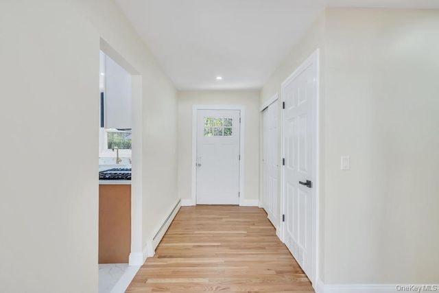 5 Julia Circle, East Setauket, NY 11733
