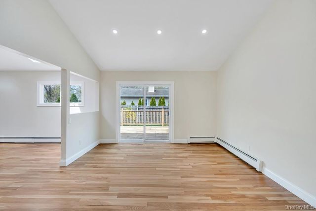 5 Julia Circle, East Setauket, NY 11733