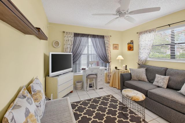 9825 Tabebuia Tree Drive A, Boynton Beach, FL 33436