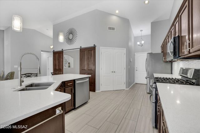 8165 E Smooth Sumac Lane, Tucson, AZ 85710