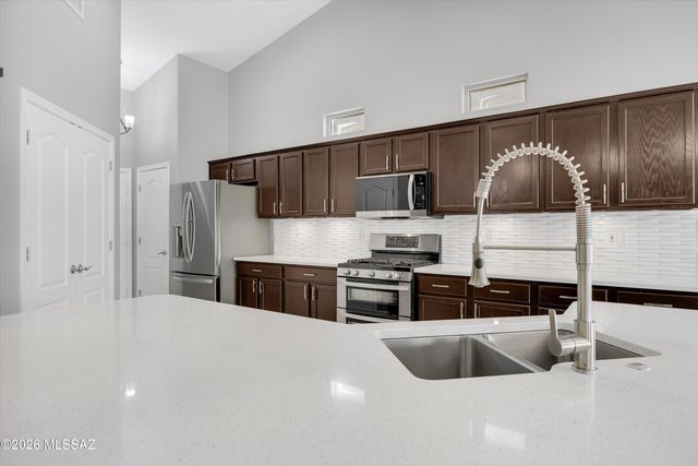 8165 E Smooth Sumac Lane, Tucson, AZ 85710