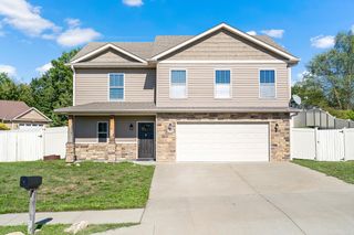 1000 LOUISVILLE DR, Columbia, MO 65203