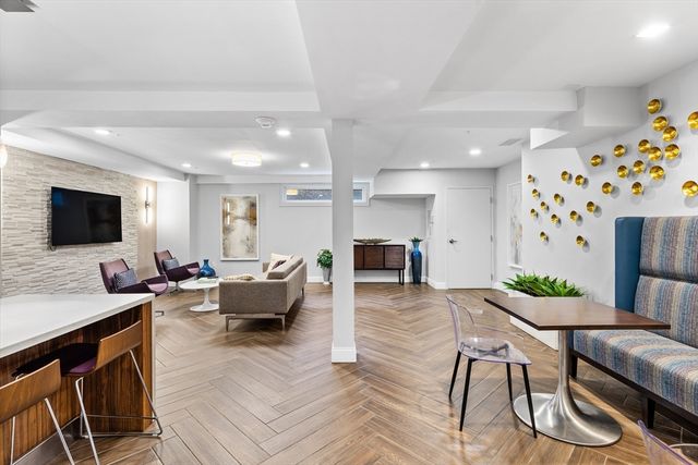 771 Harrison Ave 303, Boston, MA 02118