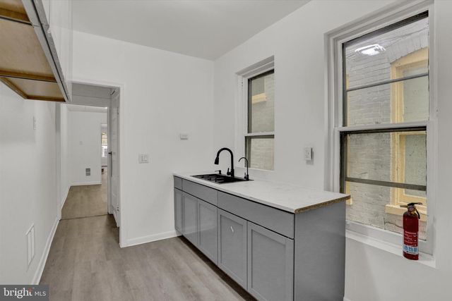 221 N 11TH ST, Reading, PA 19601