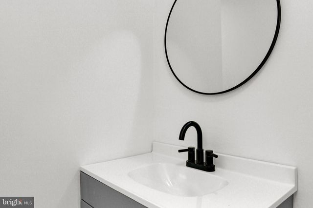 221 N 11TH ST, Reading, PA 19601