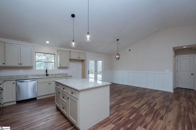 79 Simpson Creek Road, Laurens, SC 29360