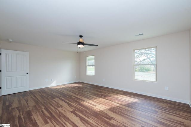 79 Simpson Creek Road, Laurens, SC 29360