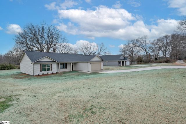 79 Simpson Creek Road, Laurens, SC 29360