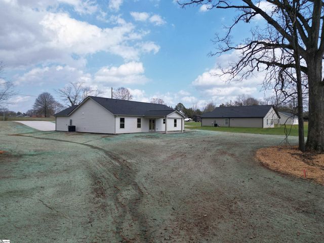 79 Simpson Creek Road, Laurens, SC 29360