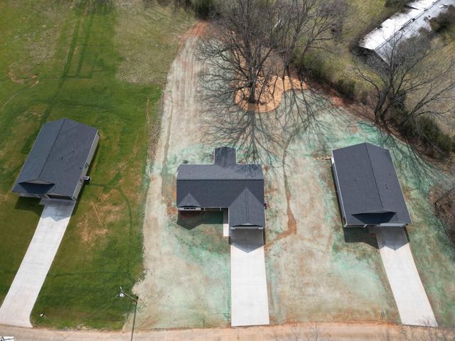 79 Simpson Creek Road, Laurens, SC 29360