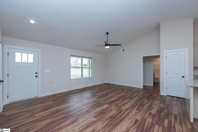 79 Simpson Creek Road, Laurens, SC 29360