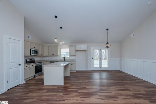 79 Simpson Creek Road, Laurens, SC 29360