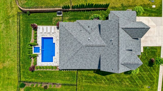 7068 Balcolm Ct, College Grove, TN 37046