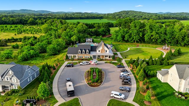7068 Balcolm Ct, College Grove, TN 37046
