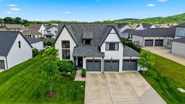 7068 Balcolm Ct, College Grove, TN 37046