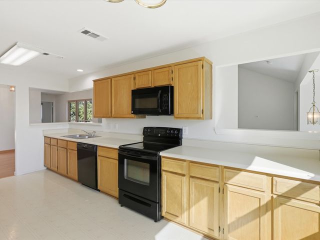 2931 Peninsula Way, Carrollton, TX 75007