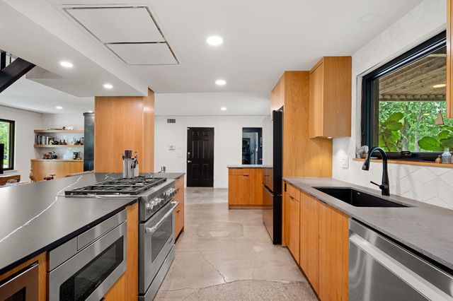 7202 Meadowood DR, Austin, TX 78723