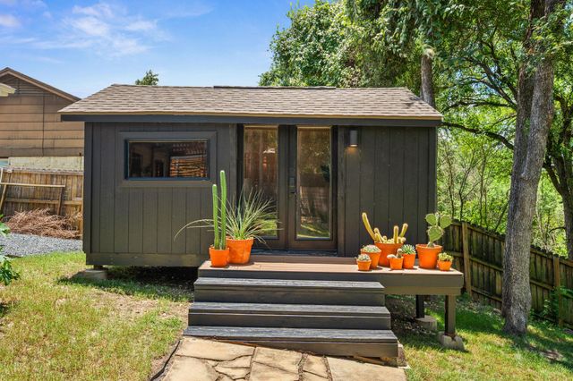 7202 Meadowood DR, Austin, TX 78723