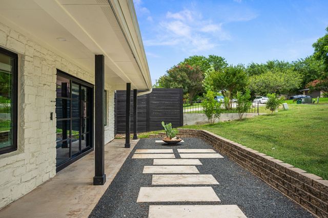 7202 Meadowood DR, Austin, TX 78723