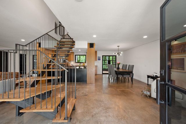 7202 Meadowood DR, Austin, TX 78723