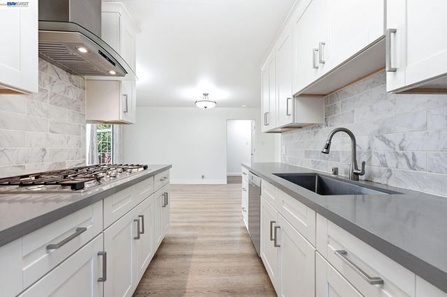 3228 Kerr St, Castro Valley, CA 94546
