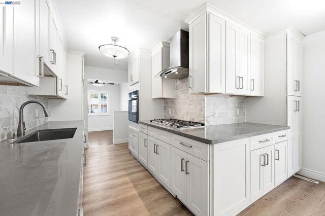 3228 Kerr St, Castro Valley, CA 94546