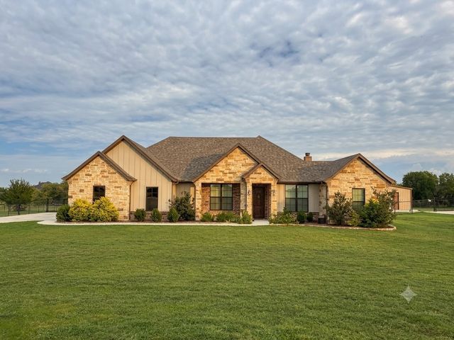 6913 Veal Station Road, Weatherford, TX 76085