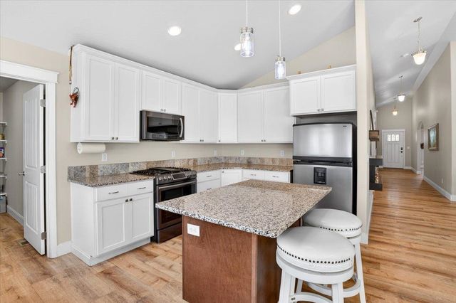 1725 S Clover Dr, Veradale, WA 99016