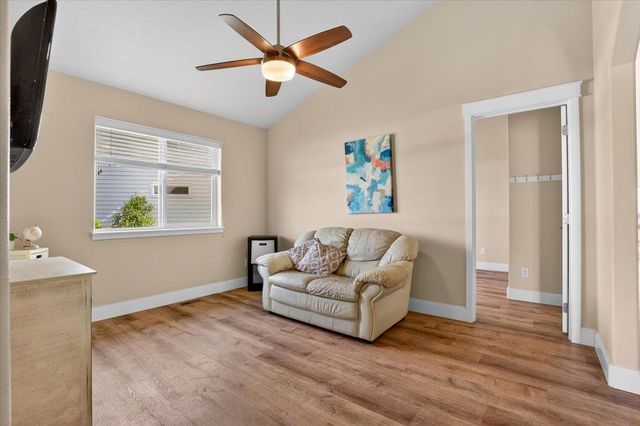 1725 S Clover Dr, Veradale, WA 99016