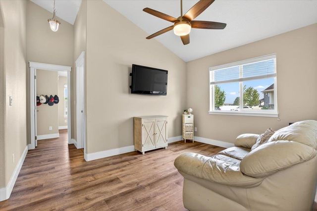 1725 S Clover Dr, Veradale, WA 99016