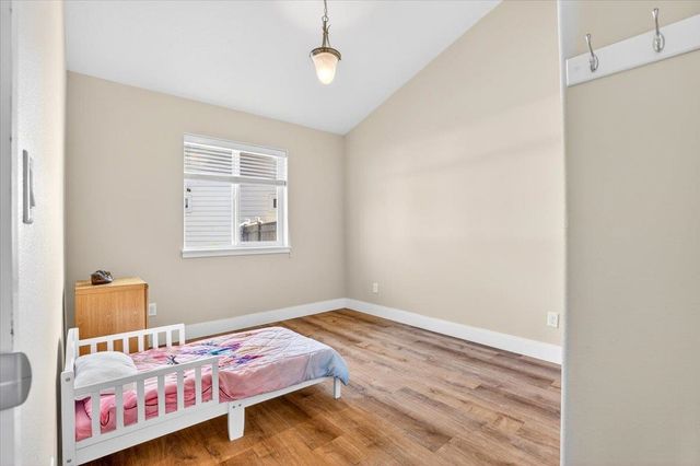 1725 S Clover Dr, Veradale, WA 99016
