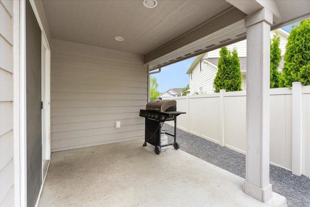 1725 S Clover Dr, Veradale, WA 99016