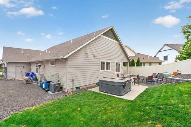 1725 S Clover Dr, Veradale, WA 99016