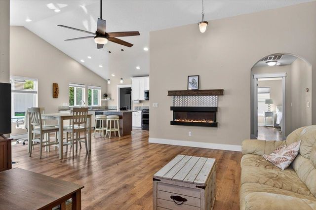 1725 S Clover Dr, Veradale, WA 99016