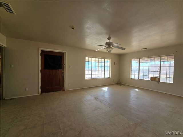 1417 S Canelo Road, Golden Valley, AZ 86413