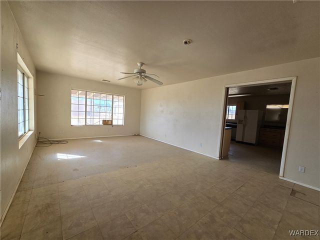 1417 S Canelo Road, Golden Valley, AZ 86413