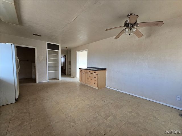 1417 S Canelo Road, Golden Valley, AZ 86413